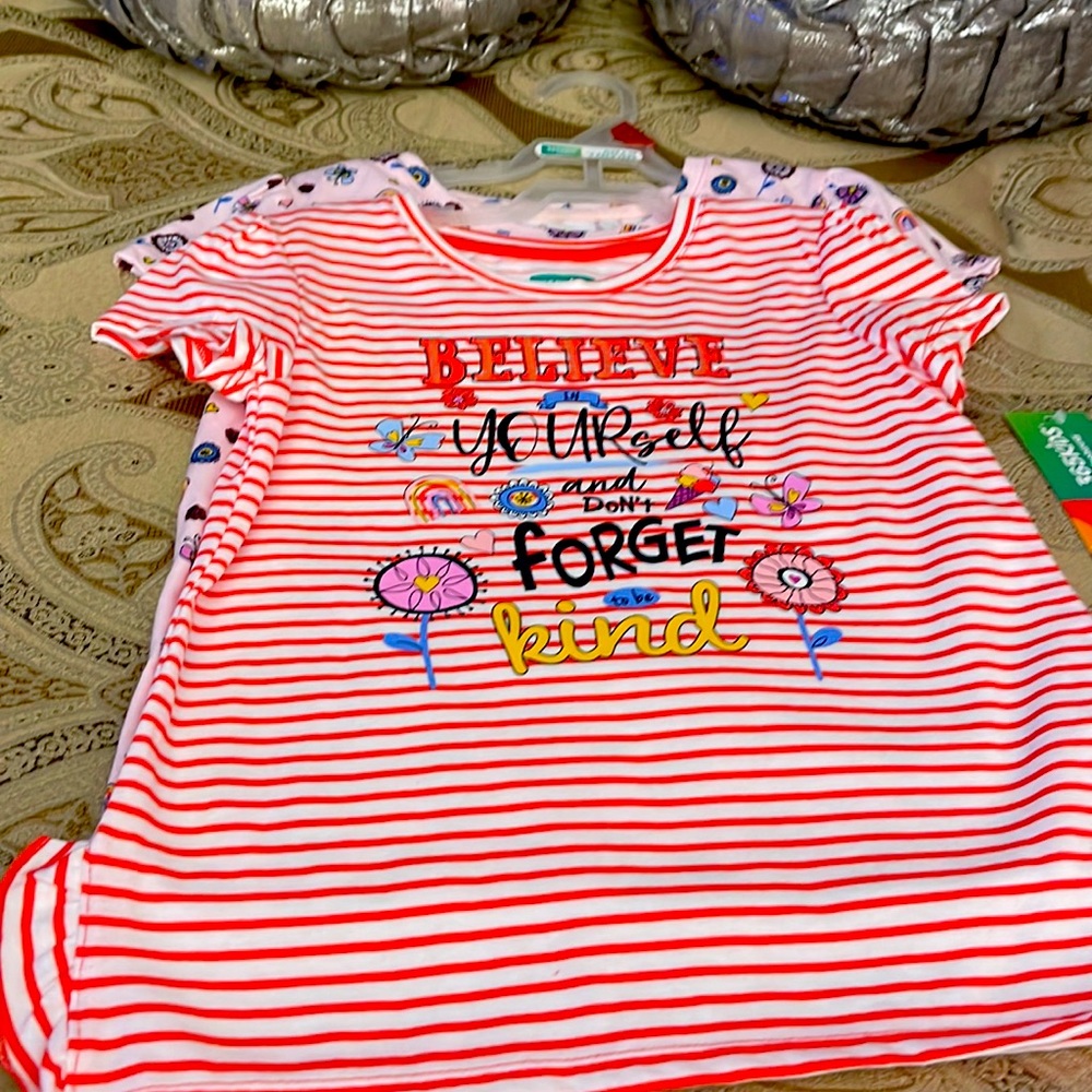 SALE🎈🎈🎈Two tops